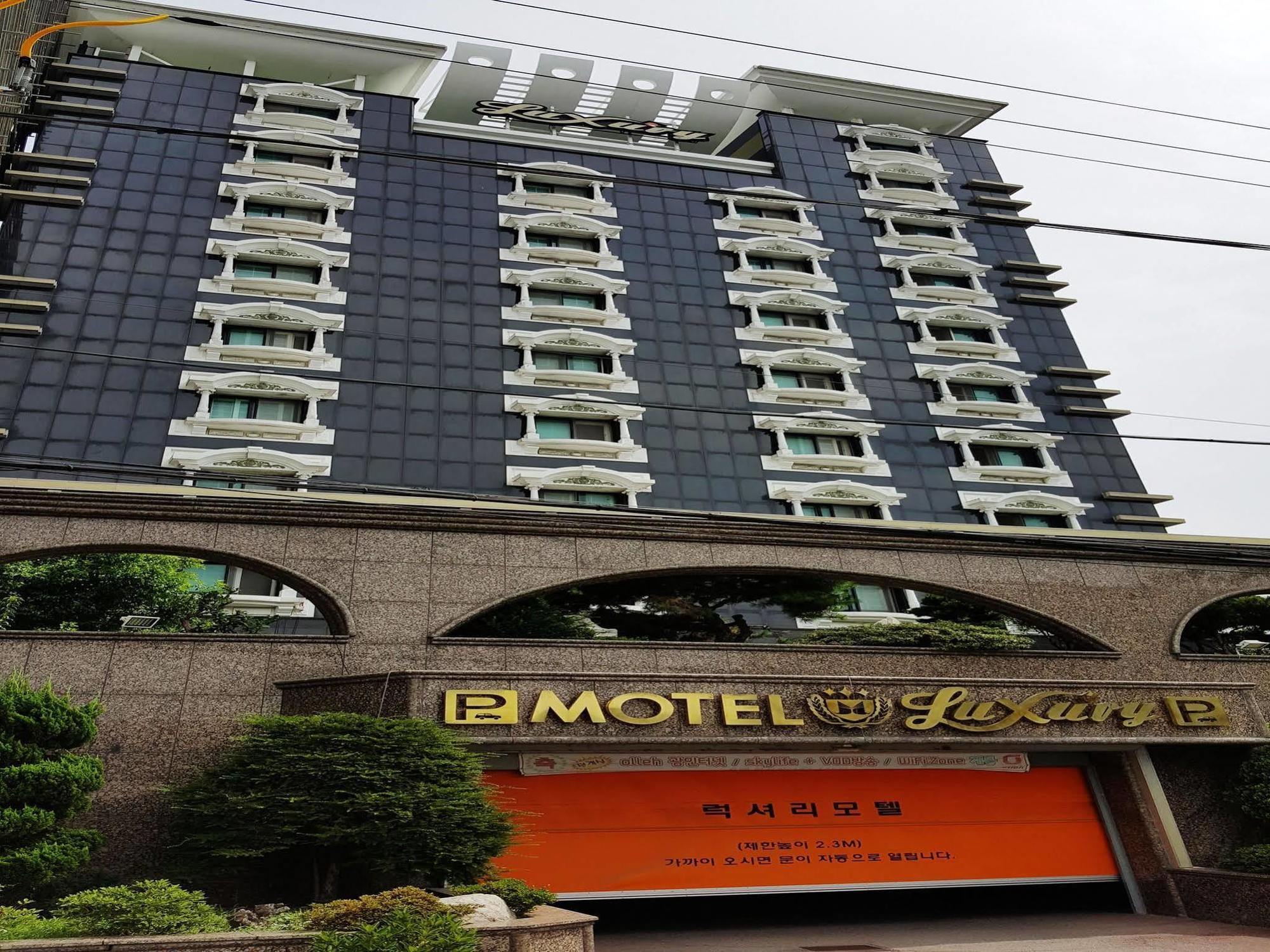 Hotel Luxury Busan Exterior photo